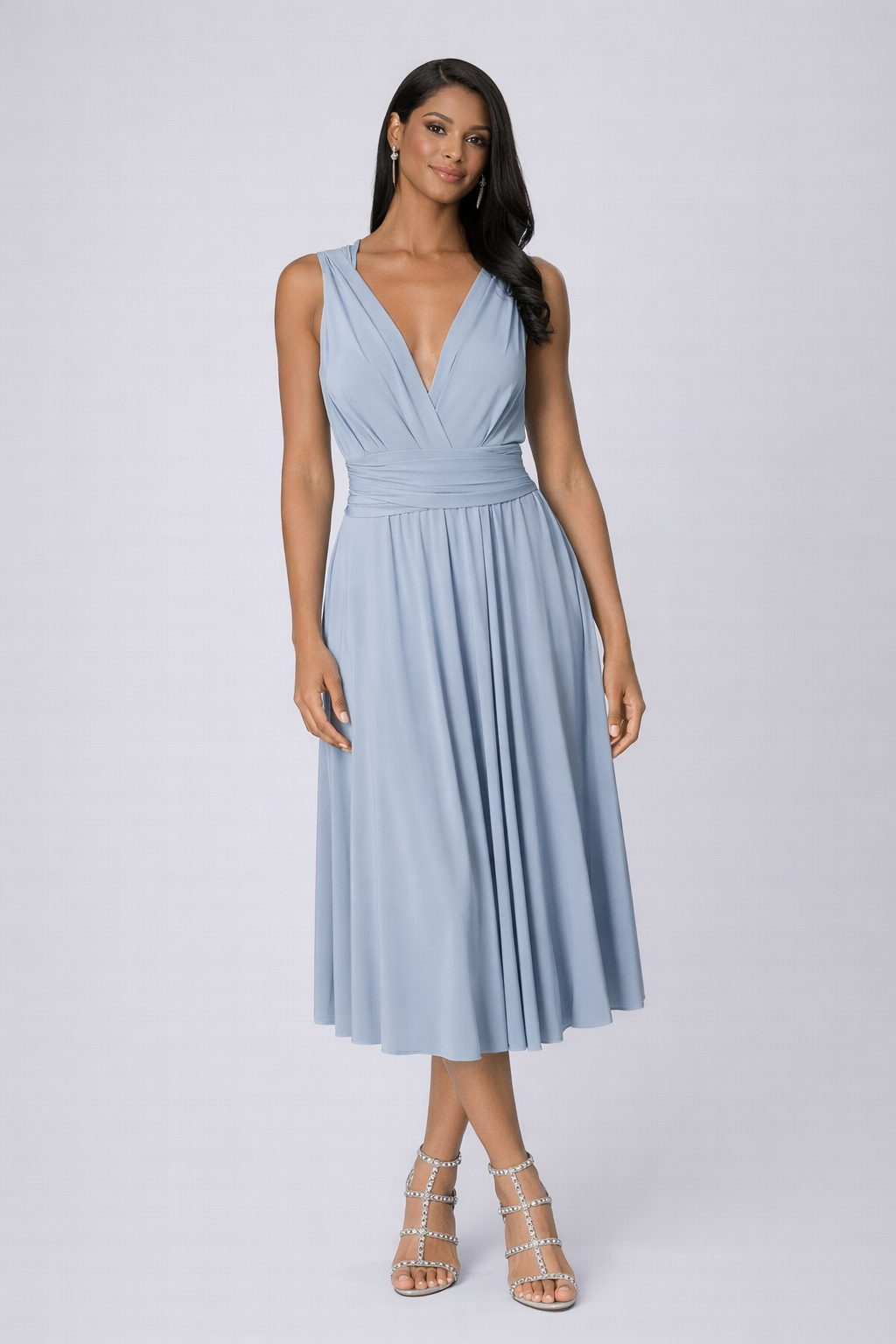 Robe de soirée FemmeVue bleu ciel, silhouette fluide et allure raffinée
